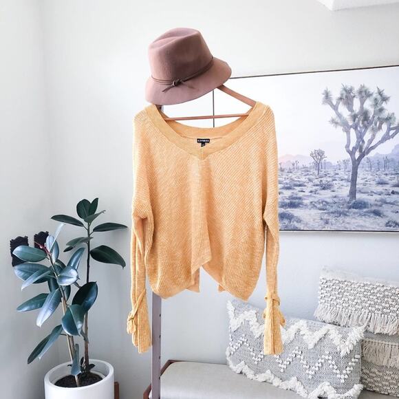 New Express Ultra slouchy Golden bell slv plunge V sweater casual cozy comfort L - Picture 4 of 4